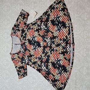 Beautiful Discontinued Lularoe Perfect Tee